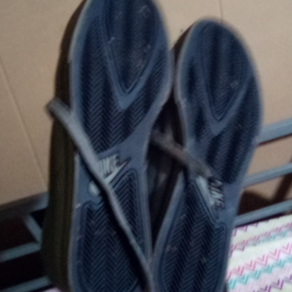 Shoes - Picture 4 of 6